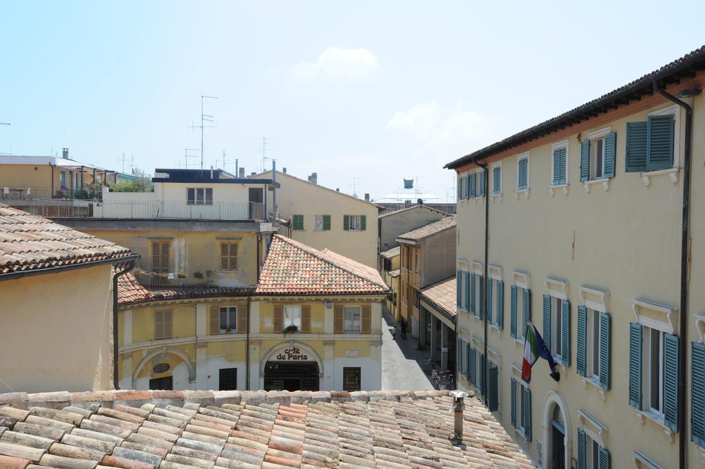 B&B Aurora Domus D'A-Mare Pesaro Pokój zdjęcie