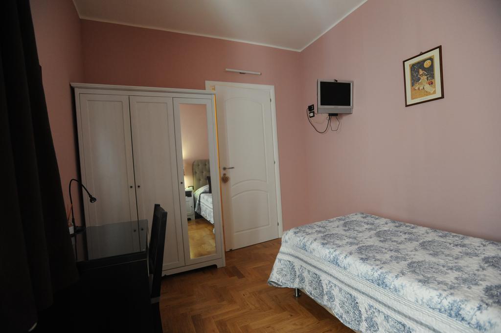 B&B Aurora Domus D'A-Mare Pesaro Pokój zdjęcie