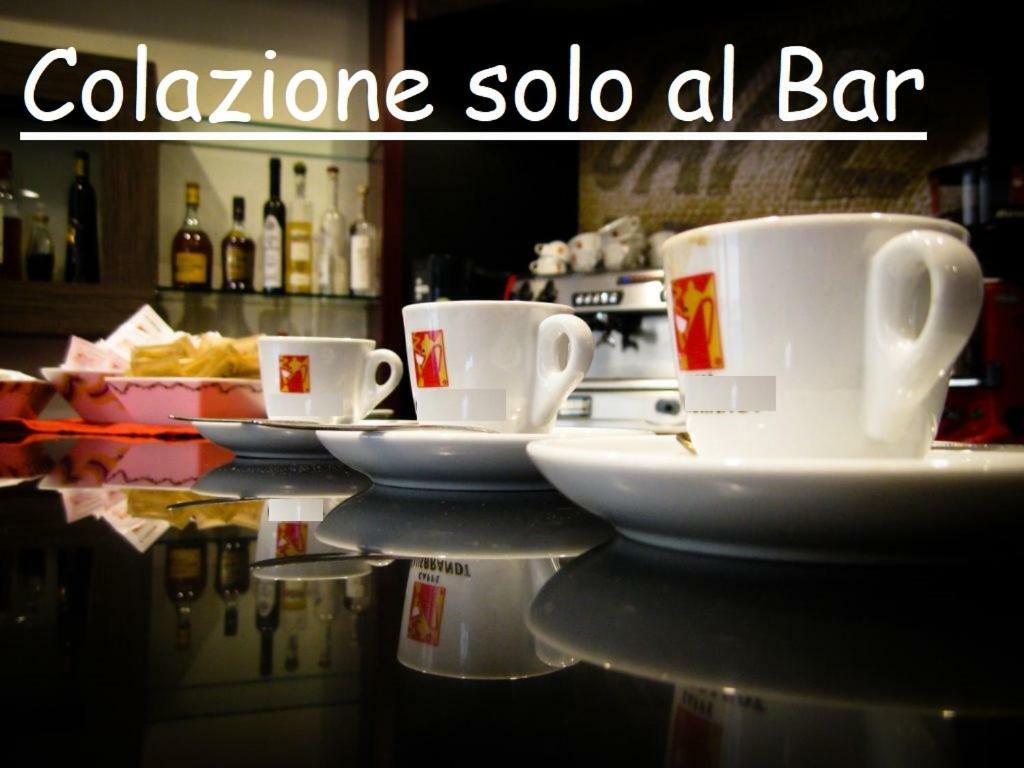 B&B Aurora Domus D'A-Mare Pesaro Zewnętrze zdjęcie